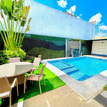 Hortensia Terraza Y Casa De Campo